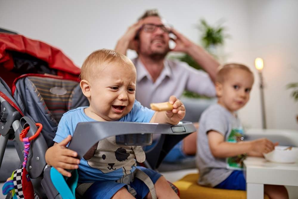 Depresia postpartum la barbati: simptome, factori declansatori, tratament